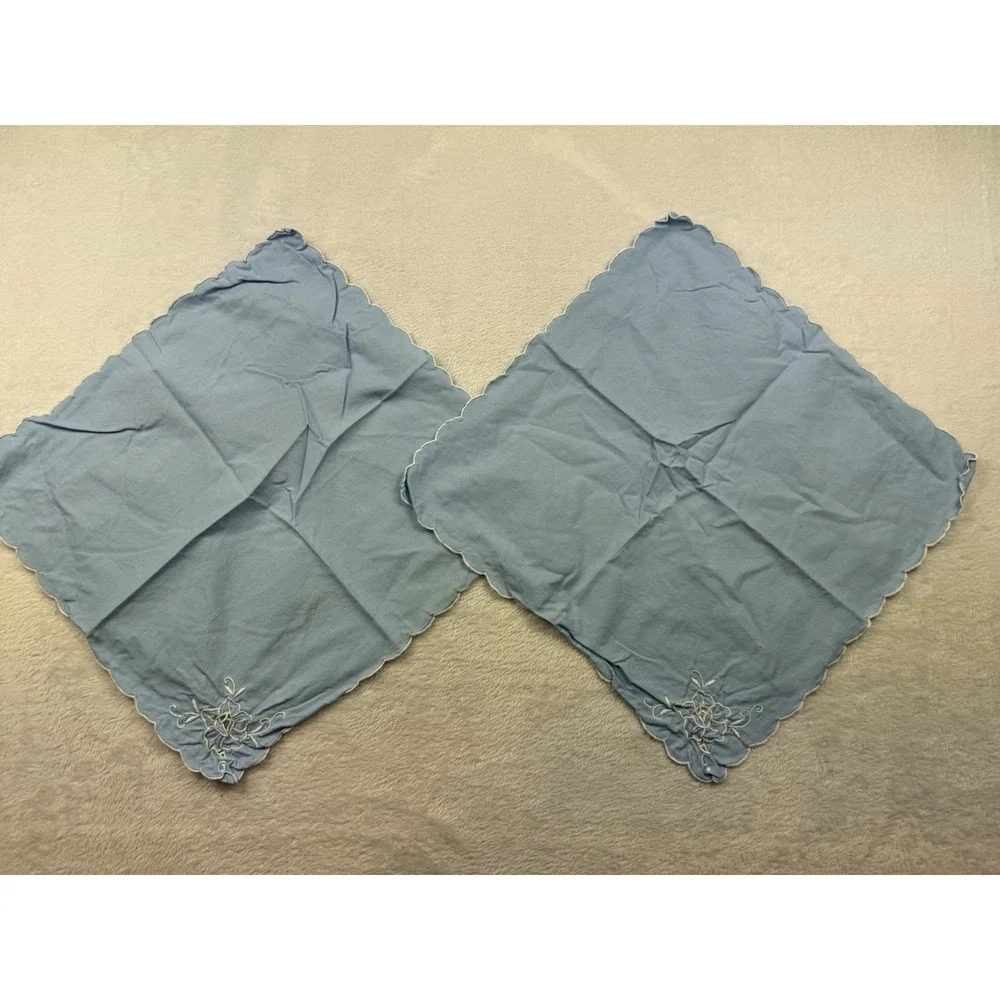 Napkins Set of 4 Blue Embroidered Scalloped Cut Out Floral Vintage